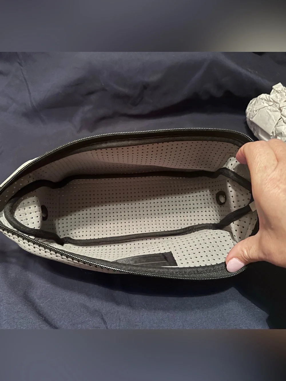 Mayamar NWT Perforated Neoprene Cosmetic Makeup Travel Pouch Bag Gray Large
